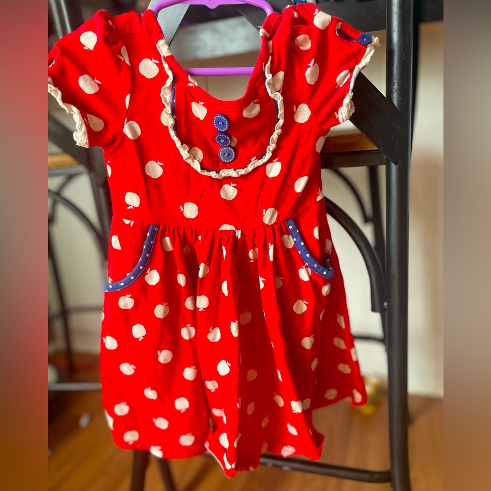 Wildflowers apple outfit.